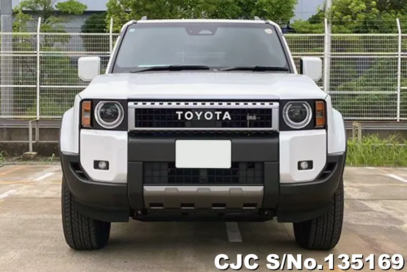 Toyota Land Cruiser 250 in White for Sale Image 4