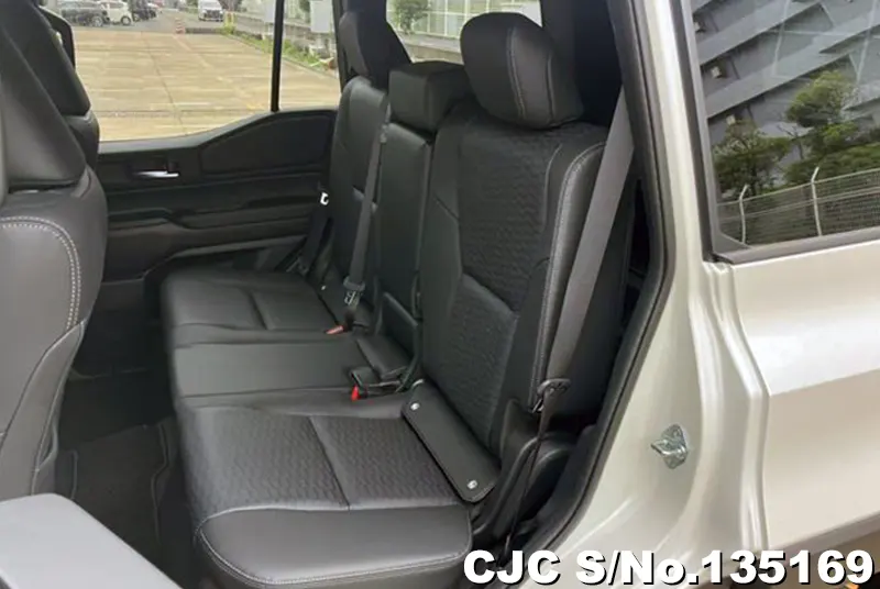 Toyota Land Cruiser 250 in White for Sale Image 10