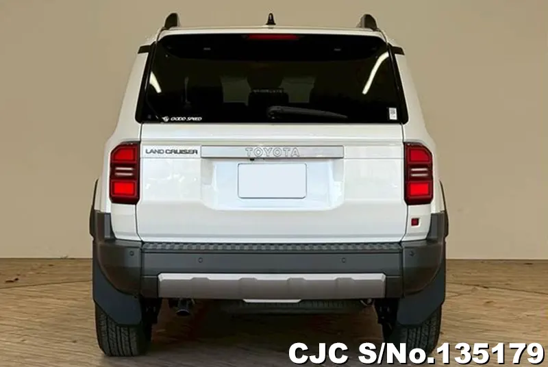 Toyota Land Cruiser 250 in Pearl for Sale Image 4