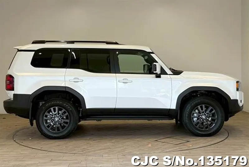 Toyota Land Cruiser 250 in Pearl for Sale Image 5