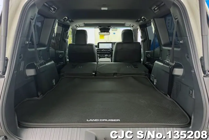Toyota Land Cruiser 250 in Pearl for Sale Image 2