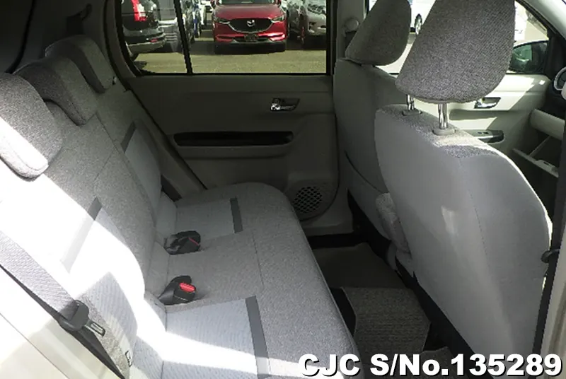 Toyota Passo in Beige for Sale Image 11