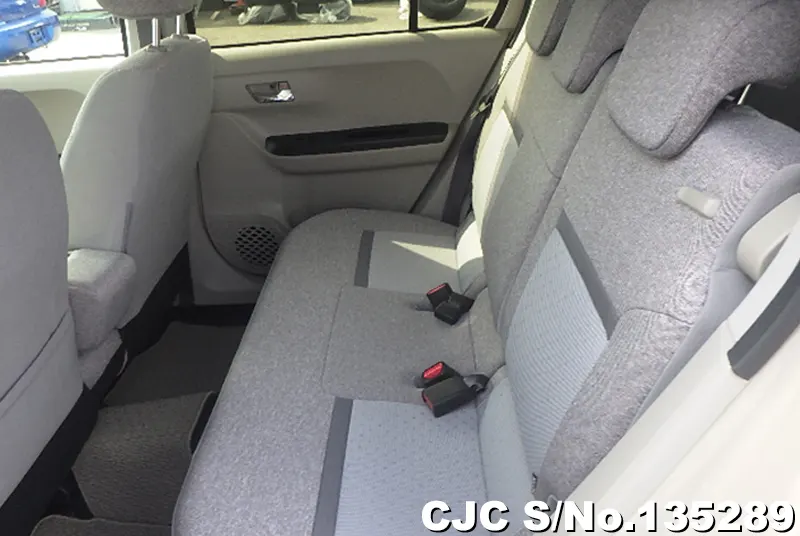 Toyota Passo in Beige for Sale Image 12