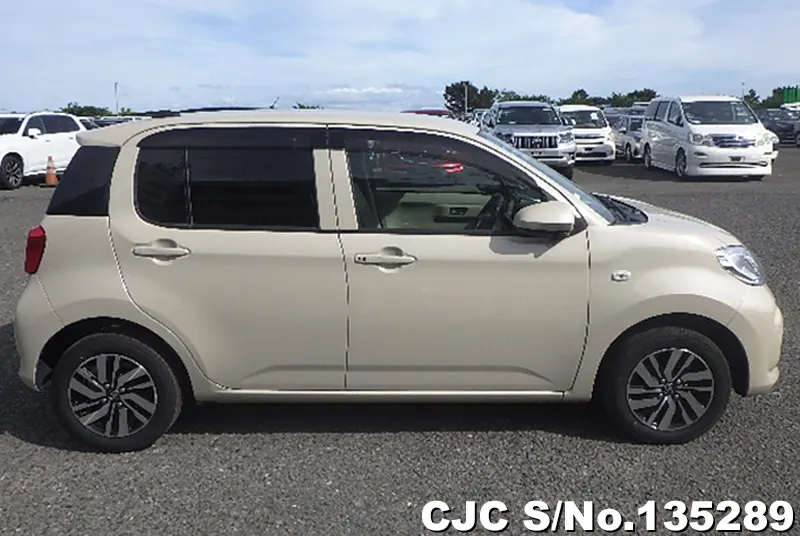 Toyota Passo in Beige for Sale Image 5