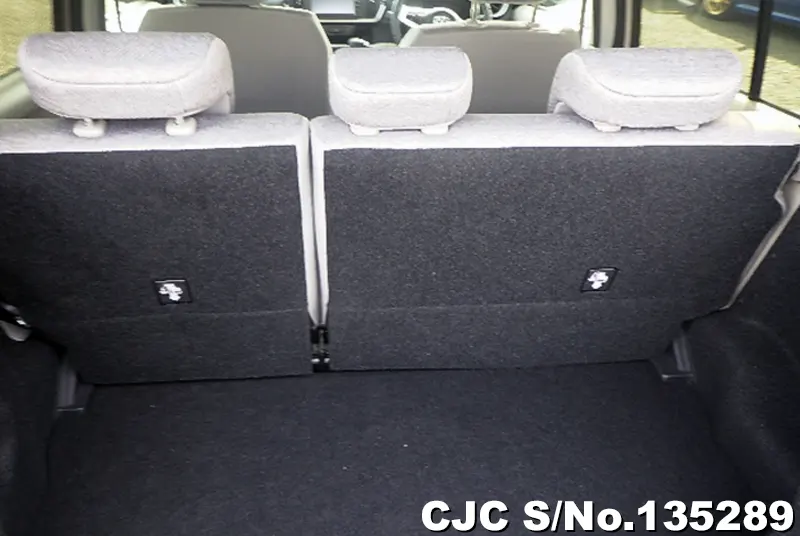 Toyota Passo in Beige for Sale Image 7