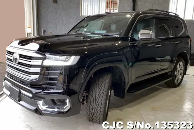 Toyota Land Cruiser in Black for Sale Image 3