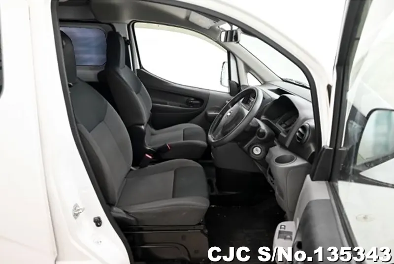 Nissan NV200 in White for Sale Image 6