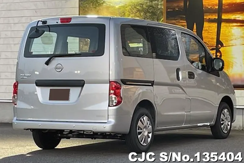 Nissan NV200 in Silver for Sale Image 1