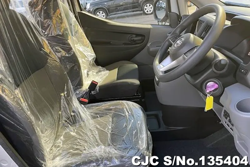 Nissan NV200 in Silver for Sale Image 6