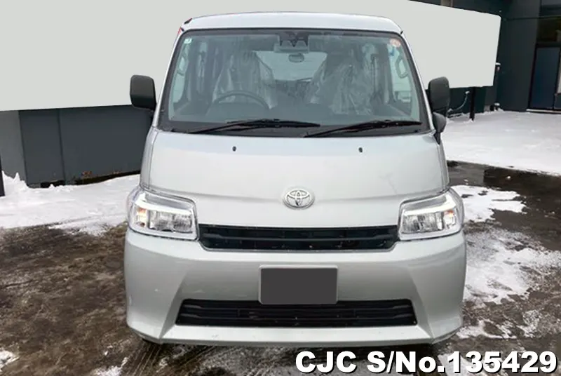 Toyota Townace in Silver for Sale Image 4
