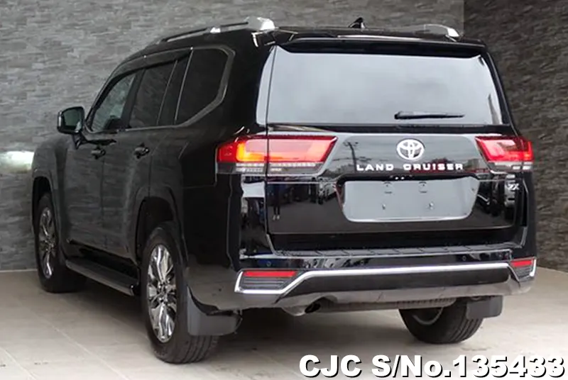 Toyota Land Cruiser in Black for Sale Image 1