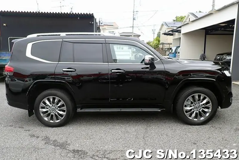 Toyota Land Cruiser in Black for Sale Image 6