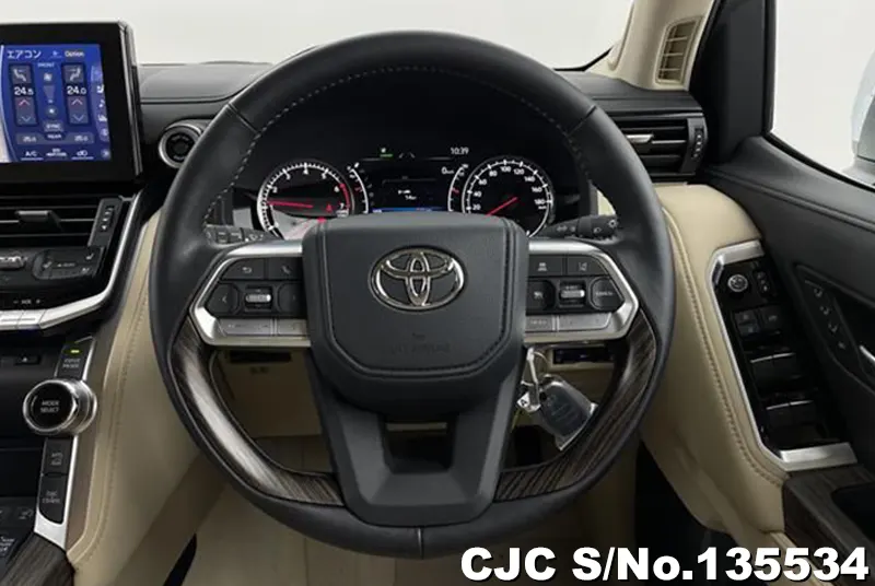 Toyota Land Cruiser in Pearl for Sale Image 10