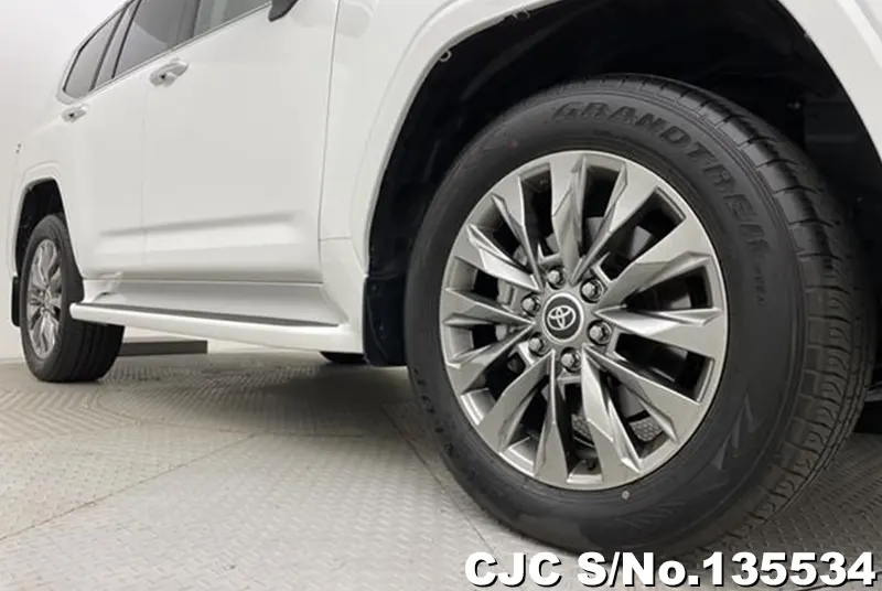 Toyota Land Cruiser in Pearl for Sale Image 16