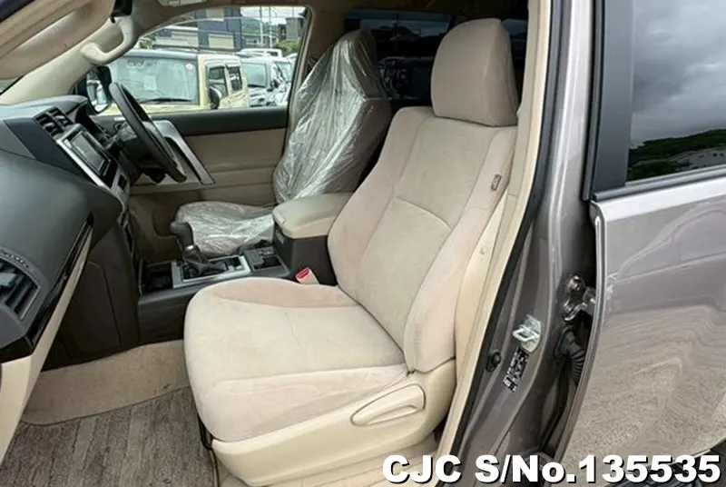 Toyota Land Cruiser Prado in Gray for Sale Image 13