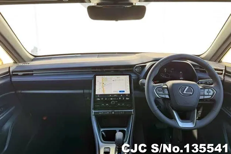 Lexus LBX in White for Sale Image 4