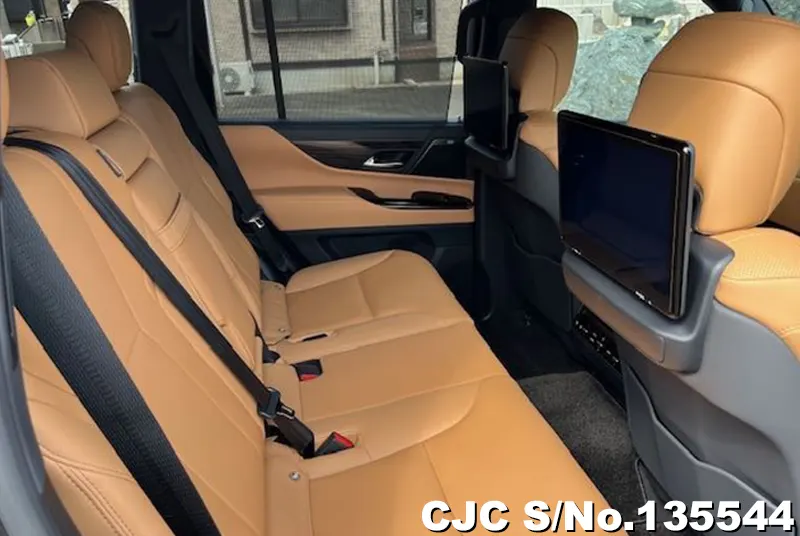 Lexus LX 600 in Black for Sale Image 8