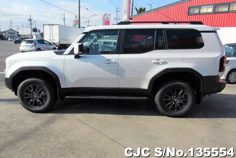 Toyota Land Cruiser 250 in Pearl for Sale Image 4