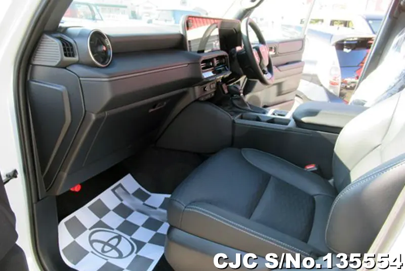 Toyota Land Cruiser 250 in Pearl for Sale Image 7