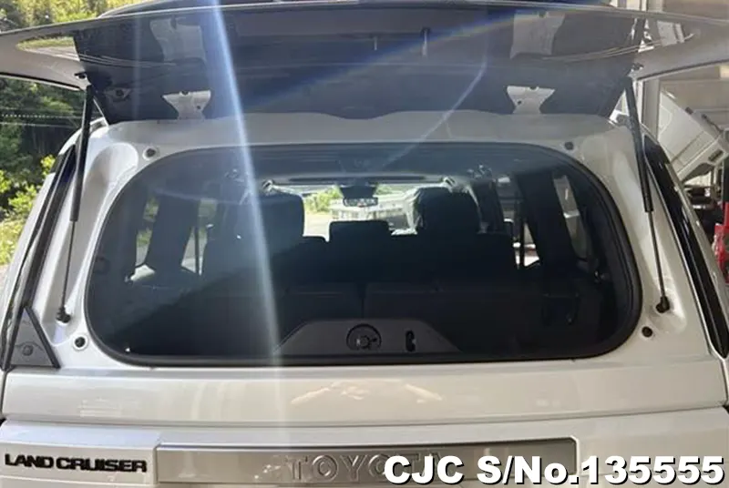 Toyota Land Cruiser 250 in Pearl for Sale Image 6