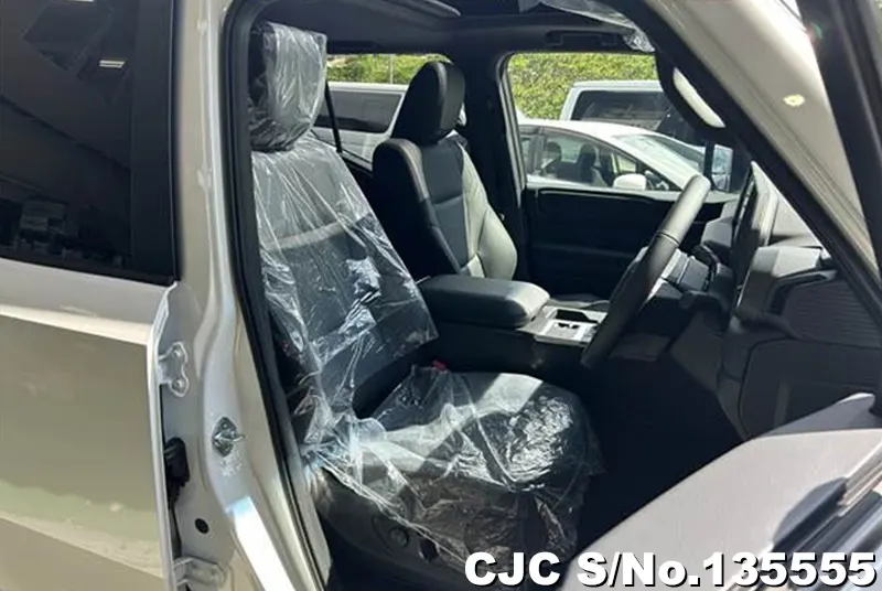 Toyota Land Cruiser 250 in Pearl for Sale Image 10