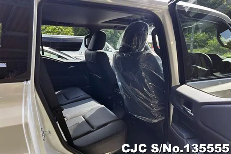 Toyota Land Cruiser 250 in Pearl for Sale Image 12