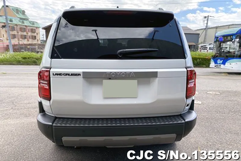 Toyota Land Cruiser 250 in Pearl for Sale Image 5