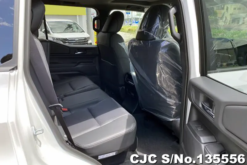 Toyota Land Cruiser 250 in Pearl for Sale Image 12