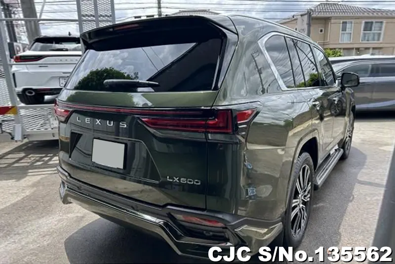 Lexus LX 600 in Green for Sale Image 2