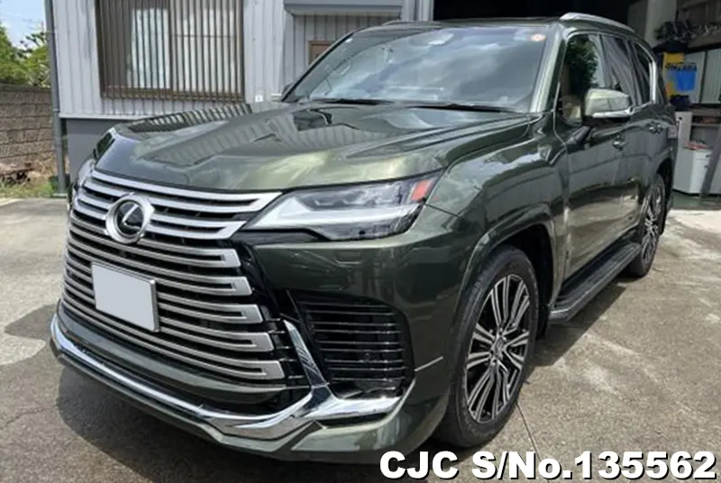 Lexus LX 600 in Green for Sale Image 3