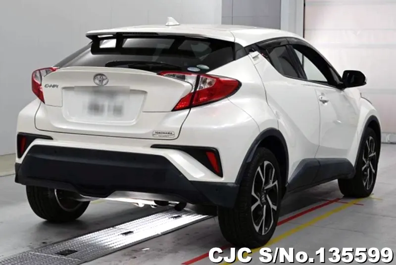 Toyota C-HR in White for Sale Image 2