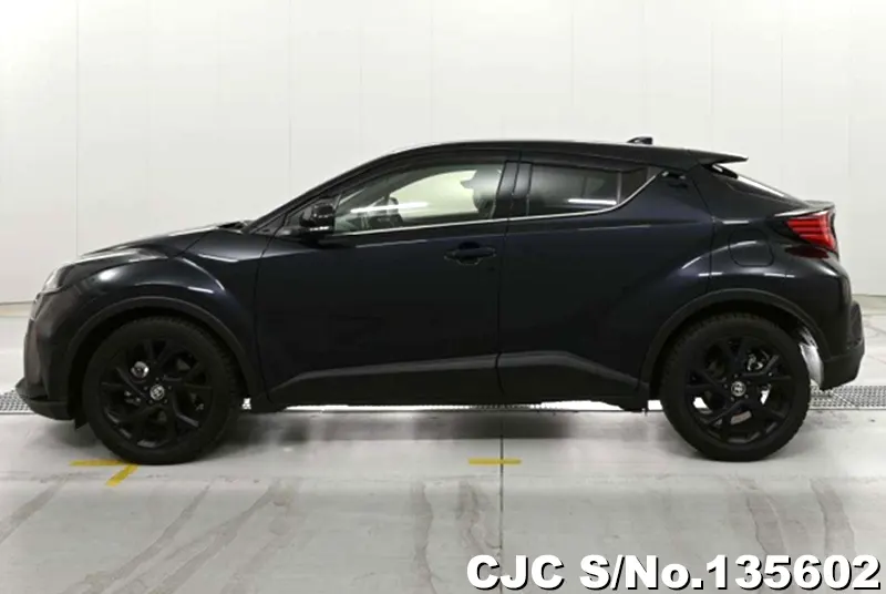 Toyota C-HR in Black for Sale Image 7