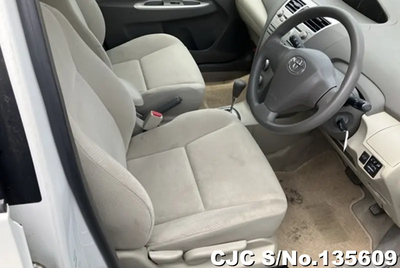 Toyota Belta in White for Sale Image 4