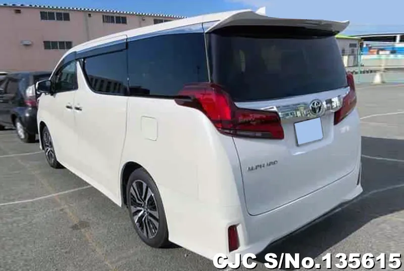 Toyota Alphard in White for Sale Image 1