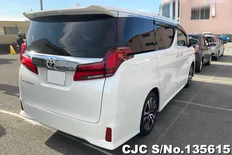 Toyota Alphard in White for Sale Image 2