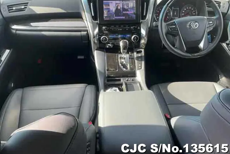 Toyota Alphard in White for Sale Image 5
