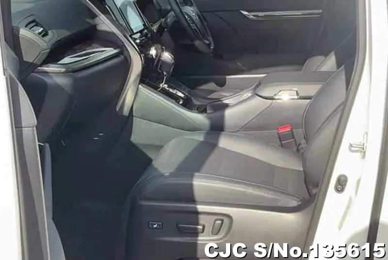 Toyota Alphard in White for Sale Image 7
