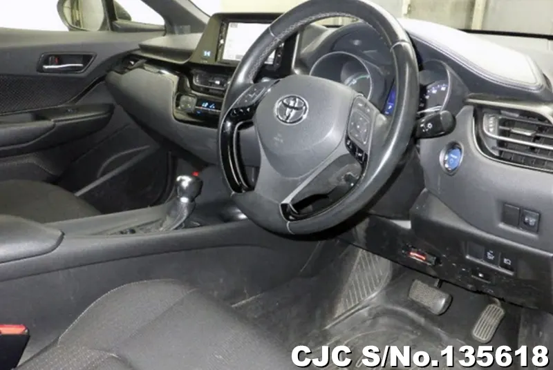 Toyota C-HR in White for Sale Image 6