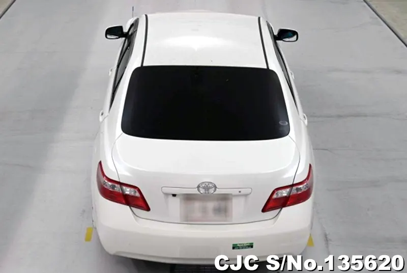 Toyota Camry in White for Sale Image 5