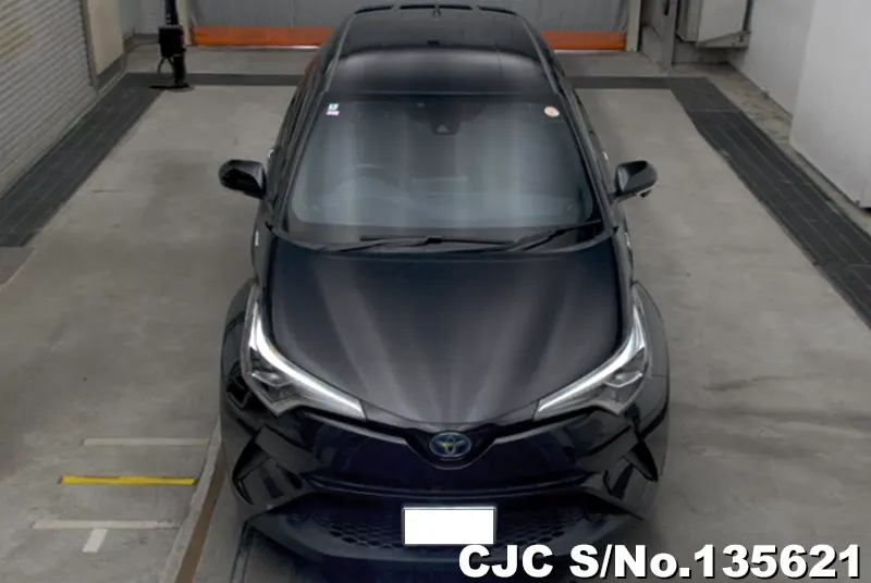 Toyota C-HR in Black for Sale Image 4
