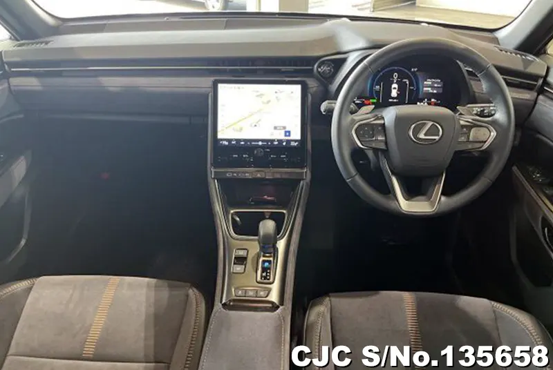 Lexus LBX in White for Sale Image 2