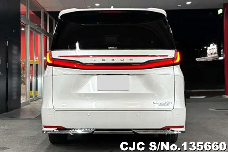 Lexus LM500h in White for Sale Image 4