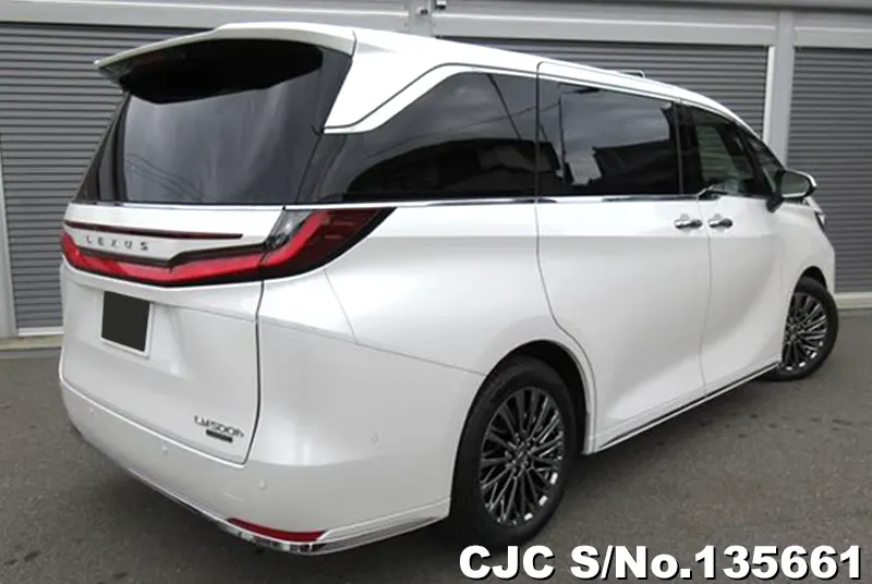 Lexus LM500h in Pearl for Sale Image 2
