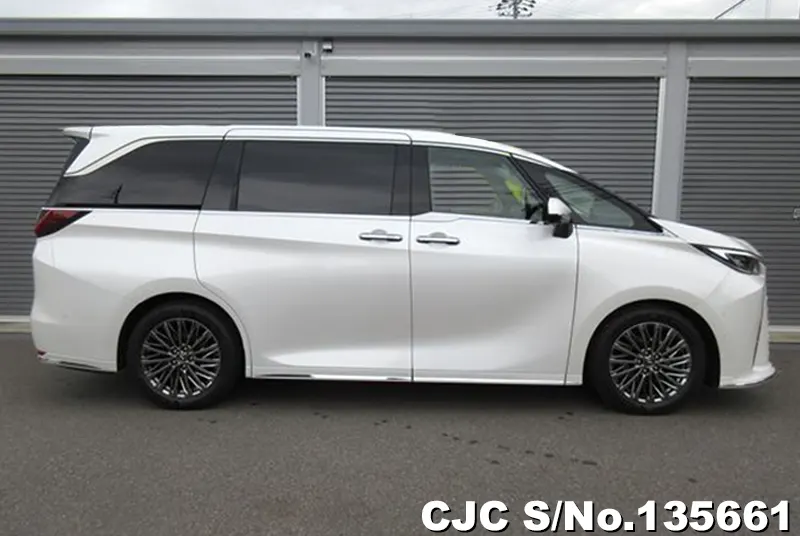 Lexus LM500h in Pearl for Sale Image 6