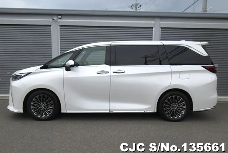 Lexus LM500h in Pearl for Sale Image 7