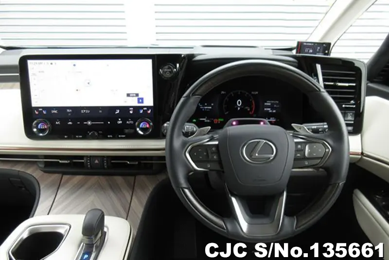 Lexus LM500h in Pearl for Sale Image 9
