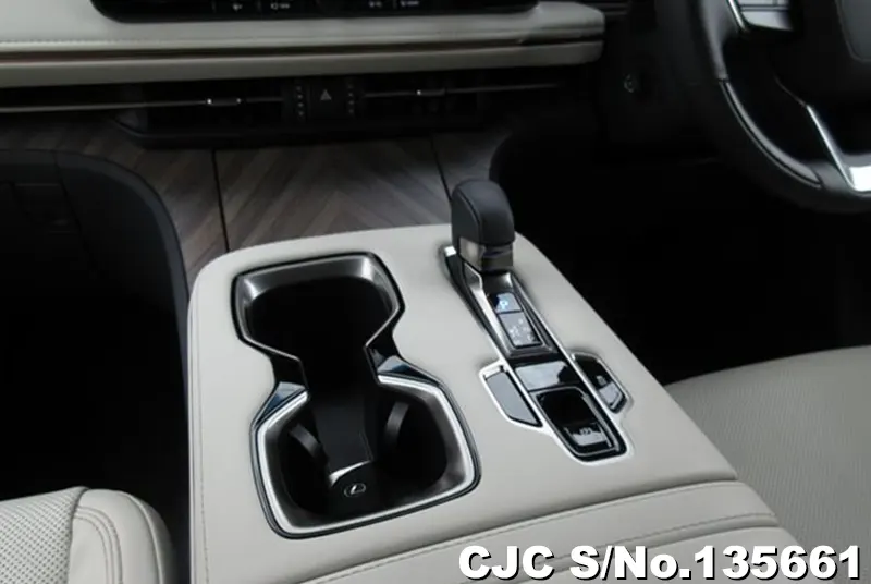 Lexus LM500h in Pearl for Sale Image 18