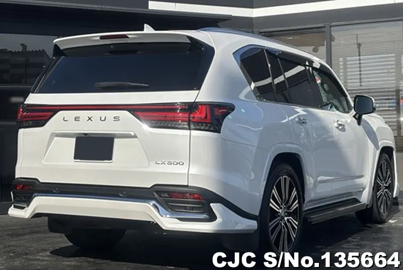 Lexus LX 600 in Pearl for Sale Image 2