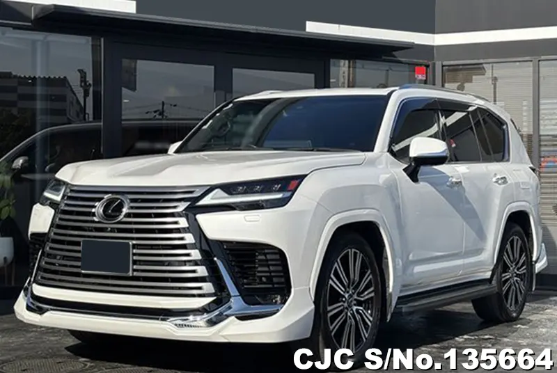 Lexus LX 600 in Pearl for Sale Image 3