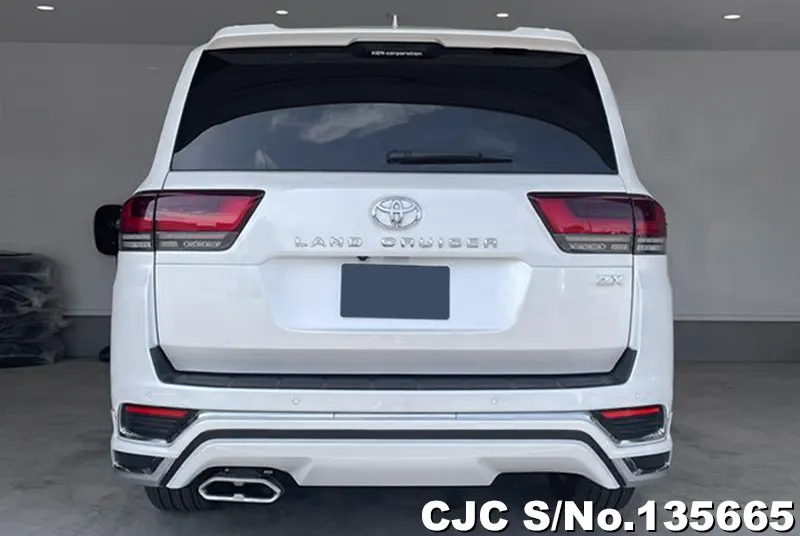 Toyota Land Cruiser in Pearl for Sale Image 5